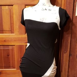 💛2/$20💛Malloy Black& White maxi dress. Like new!